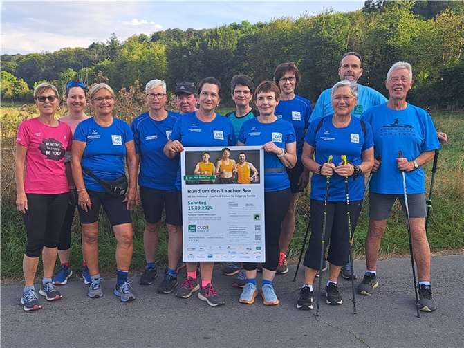 Die Walker der LG Laacher See machen sich beim Vorlauf für die 10 km auf die Strecke.  Foto: Klaus Jahnz