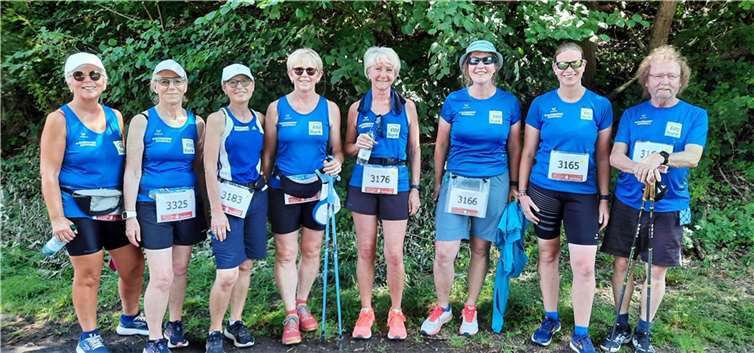 Die Walker der LG Laacher See warten auf den Startschuss.  Foto: Karin Breslauer
