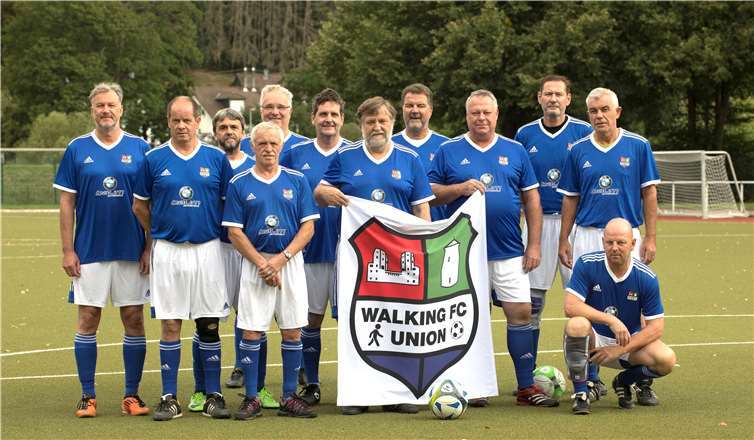 Die Walking FC Union gewann das Turnier in Eitorf.Fotos: Privat