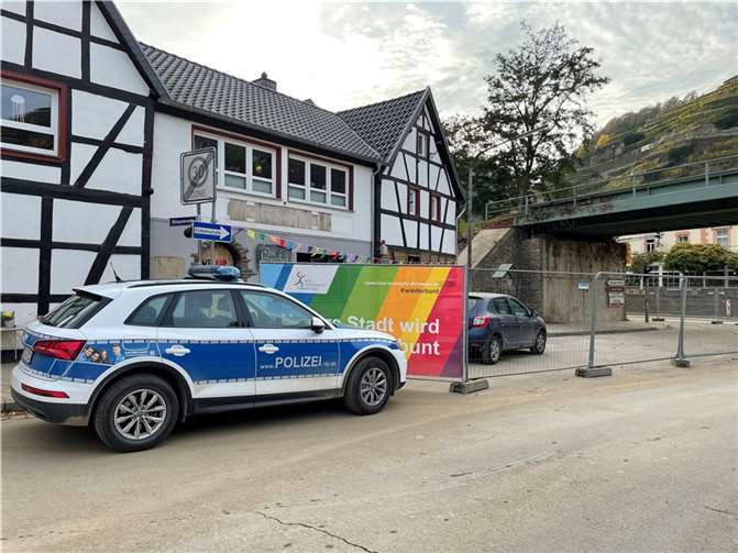 Die Walporzheimer Straße im Oktober - nur wenige Meter weiter, im Schulgässchen, waren die Paletten gelagert. Foto: ROB