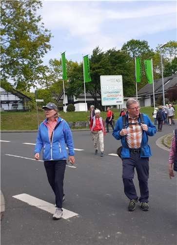 Die Wanderer bei Hartenfels.  Foto: Friedhelm Schwinn