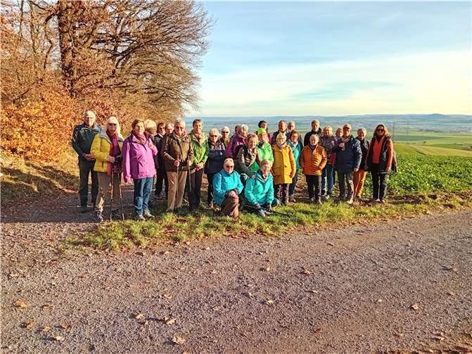 Die Wanderer des Eifelvereins wanderten bei herrlichem Herbstwetter. Foto: Dagmar Müller