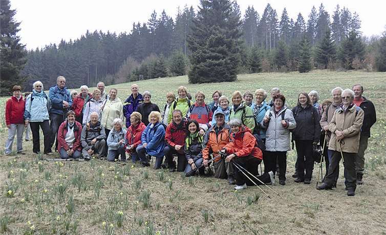 Die Wanderer des TV 06 und Gäste im deutsch-belgischen Grenzgebiet.privat