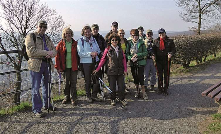 Die Wanderer legten auf der Erpeler Ley. eine Pause ein.