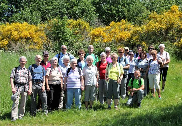 Die Wanderfreunde vom Ev. Verein Heddesdorf genossen die Blühende Landschaft sowie den herrlichen Tag.