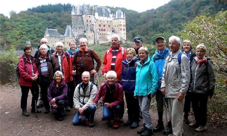 Die Wanderfreunde vom Sinziger Eifelverein waren rund um Burg Eltz unterwegs. privat