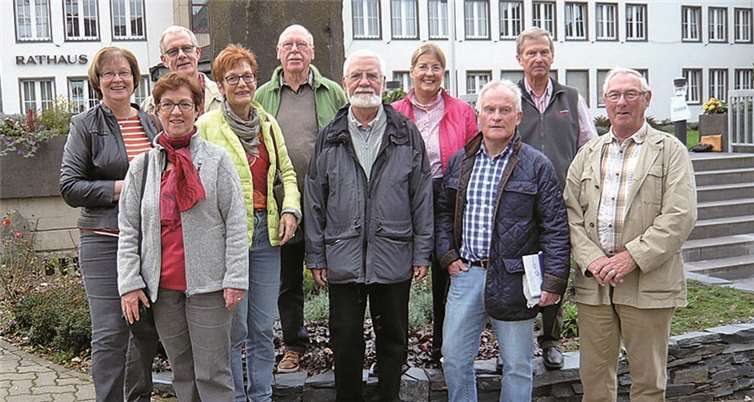 Die Wanderführer des Eifelvereins Mayen (von links): Monika Rogalski, Edeltrud Degen, Wolfgang Reppenhagen, Monika Reis, Dieter Trupp, Gerhard Bieber, Jutta Grabkowsky, Berthold Schumacher, Roland Masermann und Willi Neukirchen. Es fehlen Marion Fleischer und Hannelore Schmitz.privat