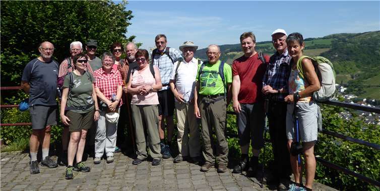 Die Wandergruppe am Aussichtspunkt.Foto: privat