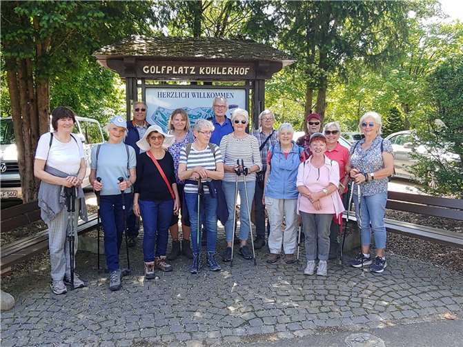 Die Wandergruppe am Köhlerhof. Foto: privat