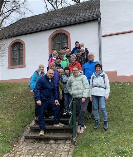 Die Wandergruppe an der AhekapelleFoto: privat