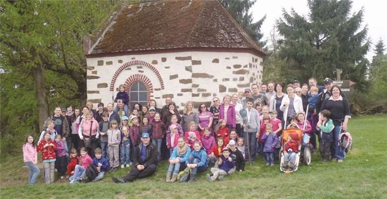 Die Wandergruppe an der Kehrkapelle. privat