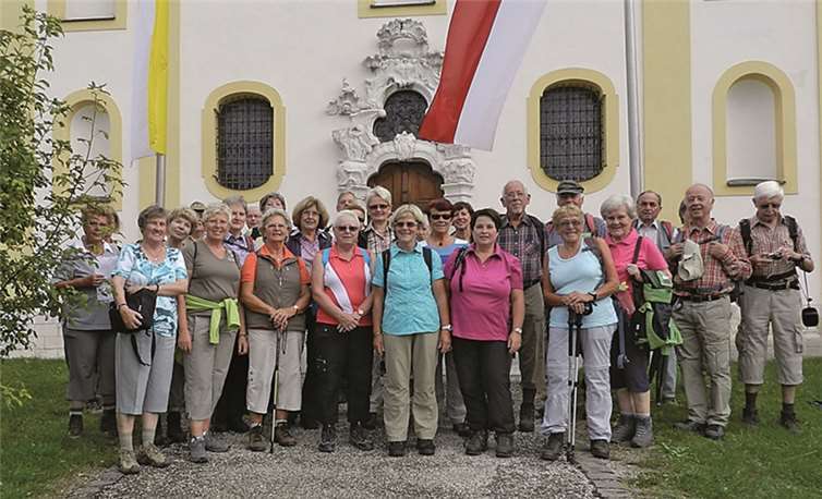 Die Wandergruppe an der Wallfahrtskirche „Maria Brünnlein“. Ludwig Gaa