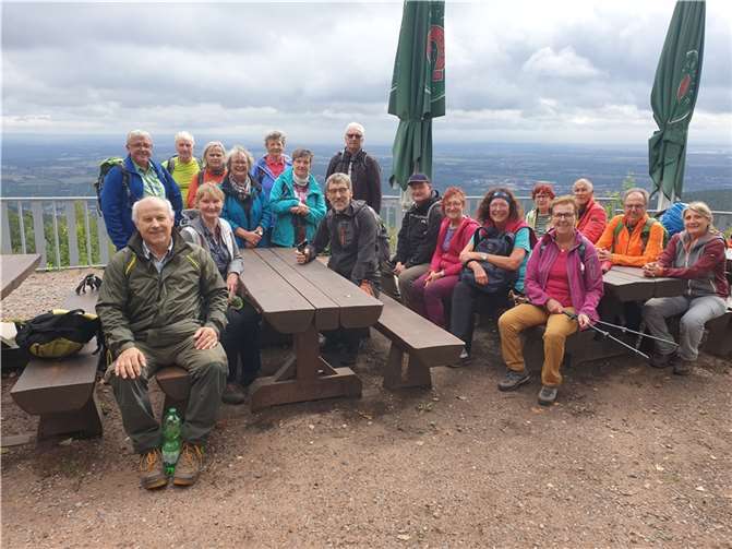 Die Wandergruppe auf der Kalmit.  Foto: privat