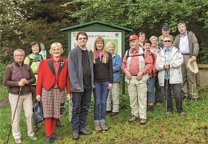 Die Wandergruppe erfuhr einiges über die Römerzeit. privat