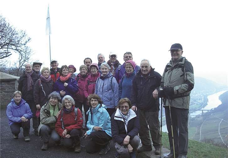 Die Wandergruppe genoss die herrlichen Ausblicke ins Moseltal.