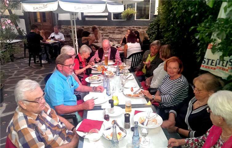 Die Wandergruppe im Ristorante „Da Pino“. privat