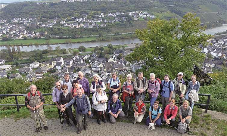 Die Wandergruppe unterhalb der Matthiaskapelle.privat