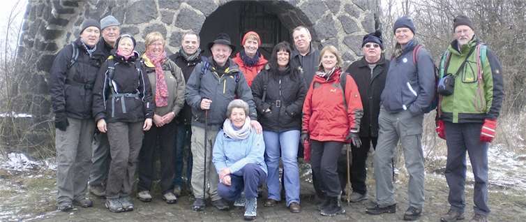 Die Wandergruppe vor dem Dronketurm.privat