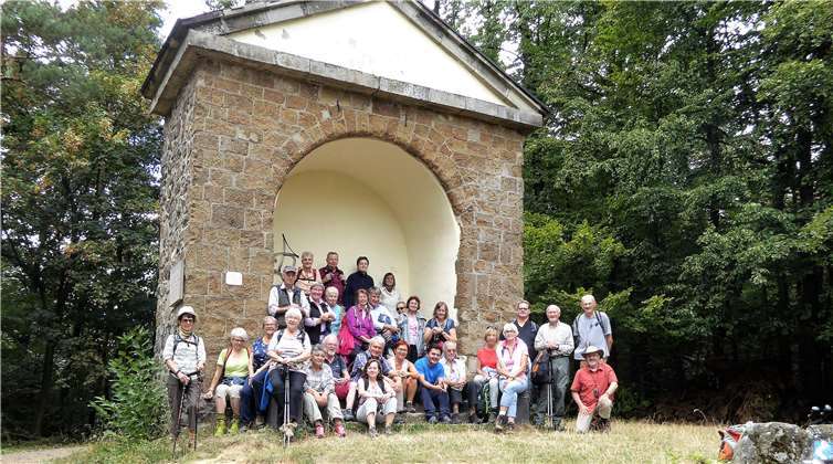 Die Wanderschar vor dem Foveaux Häuschen.Privat