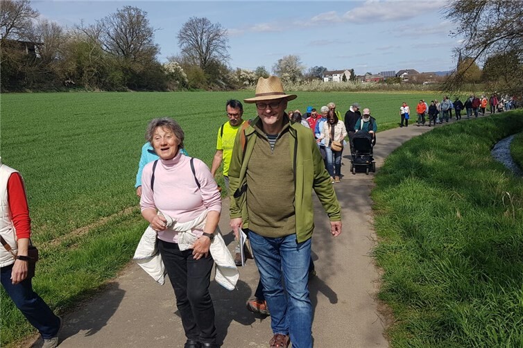 Die Wanderung führte die Wanderfreunde durch das Mülheimer Bachtal.