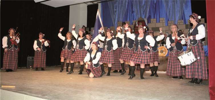 Die Wassenacher Möhnen begeisterten mit ihrem „Schottentanz“. WER