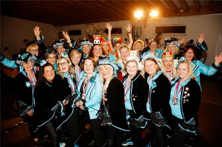 Die Wasserturm-Möhnen boten damit eine rundum gelungene, stimmungsvolle Sitzung.  Foto: Thorsten Stephan
