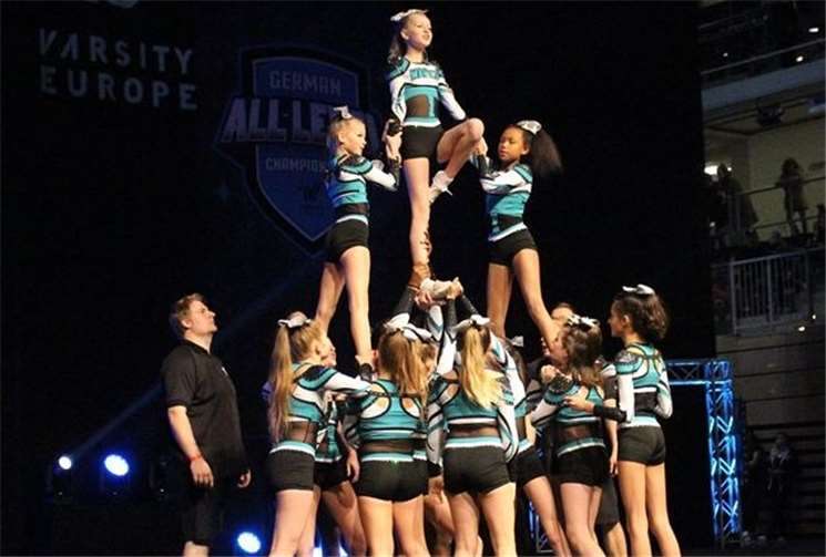 Wave Allstars gingen in Düsseldorf an den Start Die Wave Allstarts lieferten eine gute Performance ab. Privat