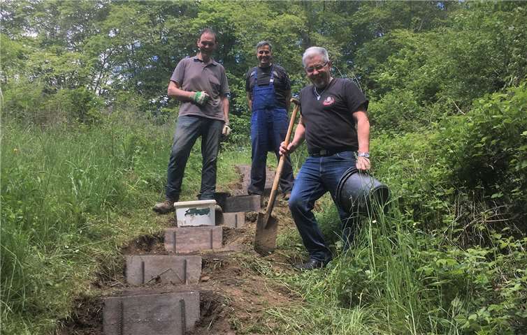 Die Wegepaten des Brohler Kulturvereins waren wieder unterwegs, um die Qualität der betreuten Wanderwege „Katharinaweg“ und „Himmelsleiterweg“ zu verbessern.Fotos: privat