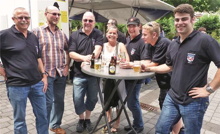 Die Wehrleute aus Bell hatten es sich ebenfalls nicht nehmen lassen, ihren Kollegen in Volkesfeld einen Besuch abzustatten.