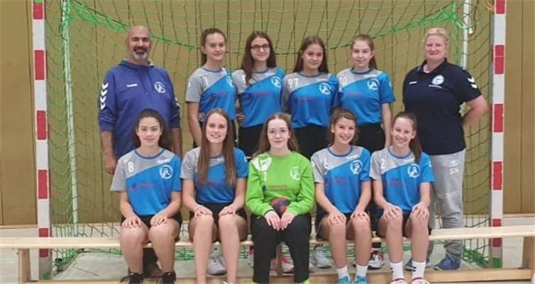 Die Weibliche C-Jugend startet mit neuen Spielerinnen und neuem Trainer-Duo in die Saison 2020/2021.Quelle: SG Ollheim-Straßfeld