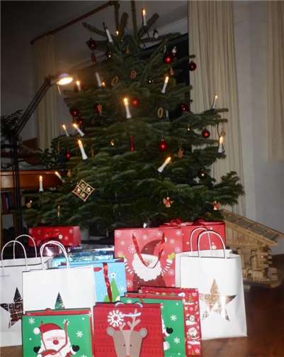 Die Weihnachtsaktion der Flüchtlingsinitiative für 31 Kinder im Moselkrampen kam gut an.privat
