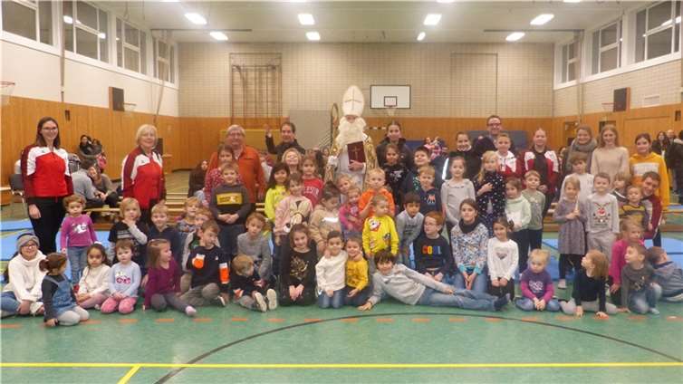 Die Weihnachtsfeier des TV Bad Breisig in der Turnhalle der Lindenschule.  Foto: privat