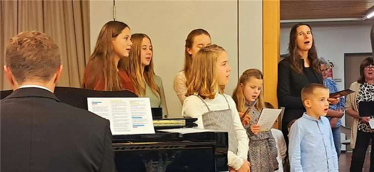 Die Weihnachtslieder riefen Begeisterung hervor.  Foto: Franz-Josef Dehenn