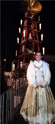 Die Weihnachtspyramide mit dem Christkind war ein beliebtes Fotomotiv.