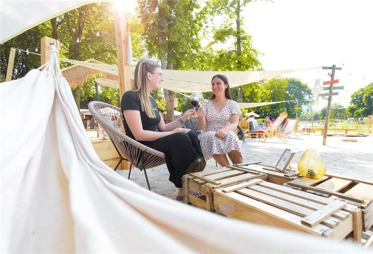 Die WeinLounge im Kurpark startet an Christi Himmelfahrt.  Foto: Max Harrus