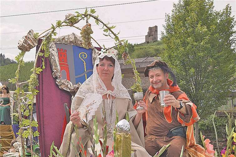 Die Weinkönigin repräsentiert für ein Jahr Cochems Weinkultur. privat