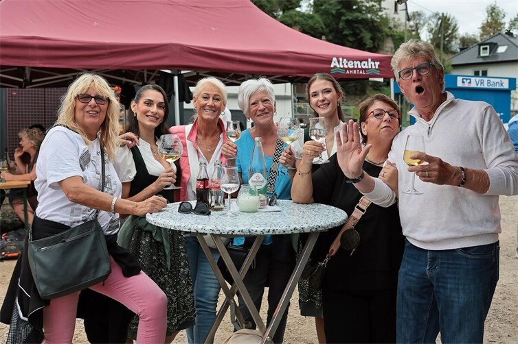 Altenahr: Edle Weine, kulinarische Highlights und Live-Musik im beliebten Weinort
