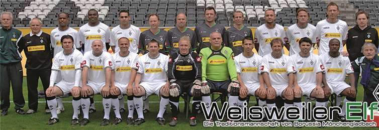 Die Weisweiler Elf, die Traditionsmannschaft von Borussia Mönchengladbach gastiert auf dem Kripper Kunstrasenplatz.  Privat