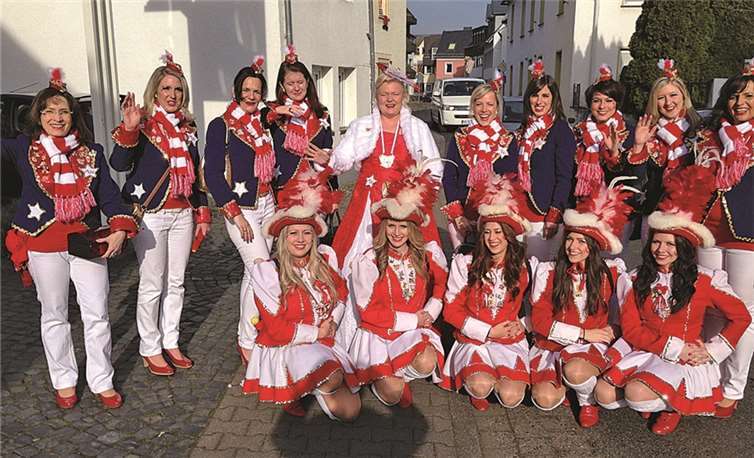 Die Weitersburger Möhnen und die Rot Weiß Garde freuen sich auf die närrische Zeit. privat