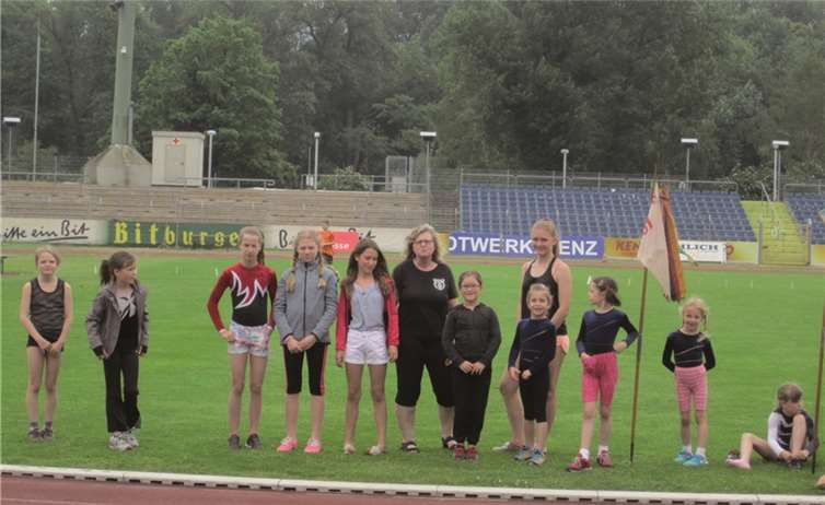 Die Weitersburger Sportlerinnen bereiteten sich hoch motiviert auf den Start vor. privat