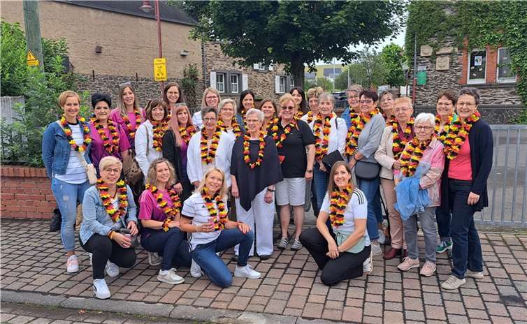 Die Wellinger Möhnen waren passend zum Motto „Fußballparty“ gekleidet. Foto: privat