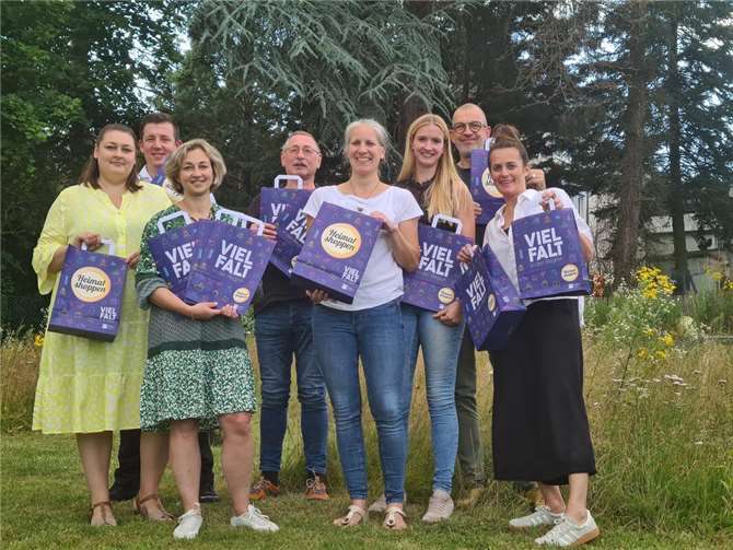 Die Werbegemeinschaft VG Mendig e.V. hat im Rahmen der Aktion „Heimat shoppen“ bei jedem Einkauf Einkaufstüten mit Losnummern verteilt. Foto: Werbegemeinschaft VG Mendig e.V.