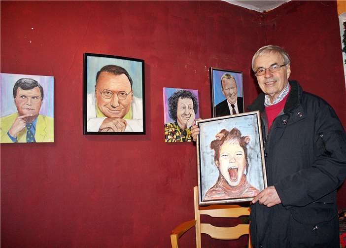 Die Werke von Bernhard Knorr konnte manebenfalls auf dem Kunstweihnachtsmarkt betrachten.