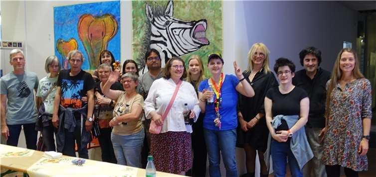 Die Werke werden im Foyer des Marienhofs in Koblenz noch bis zum 7. Juli zu sehen sein. Quelle: Kührer Fürsorge GmbH