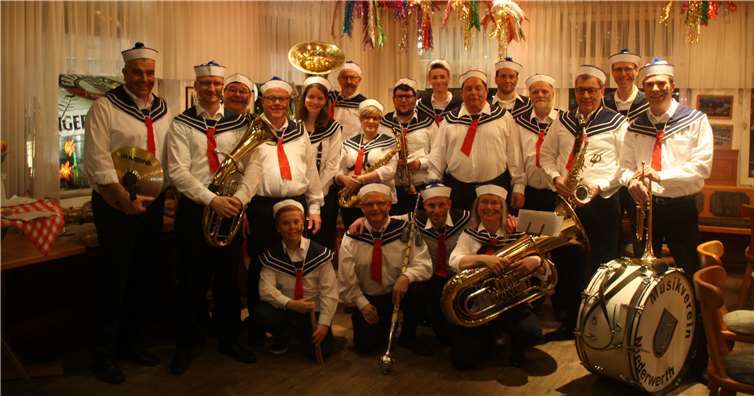 Die Werther Nachedeijer heizten dem Saal so richtig ein. Sebastian Kogge