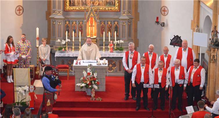 Die Werther Schängelsänger mit ihrem „Special Guest“!Foto: Uwe Lautenbach
