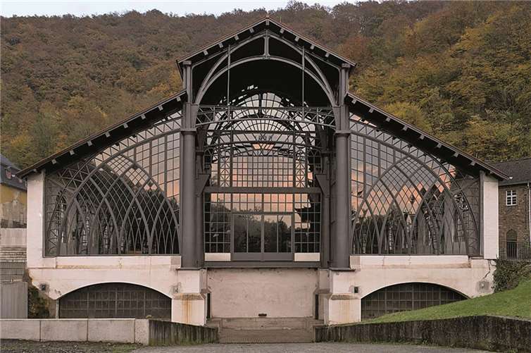 Die Westfassade der Sayner Hütte.privat