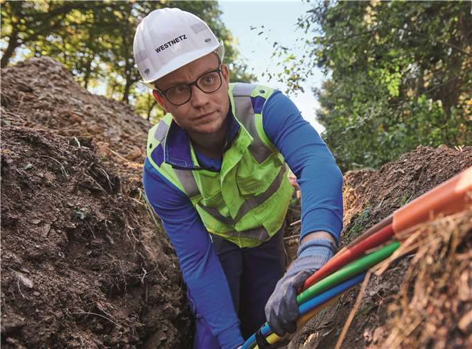 Westnetz verlegt Glasfaserkabel für Highspeed-Internet Die Westnetz GmbH verlegt im Auftrag der Westenergie Breitband GmbH in Niederlützingen, einem Ortsteil von Brohl-Lützing, Glasfaserkabel für den Zugang zum schnellen Internet. Foto: Westnetz