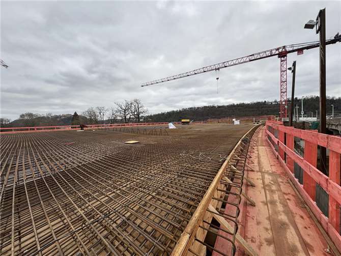 Die Westrampe wird Ende Februar betoniert werden. Derzeit wurde der Bewehrungsstahl verbaut.  Foto: Stadt Koblenz/ Mandy Steffens
