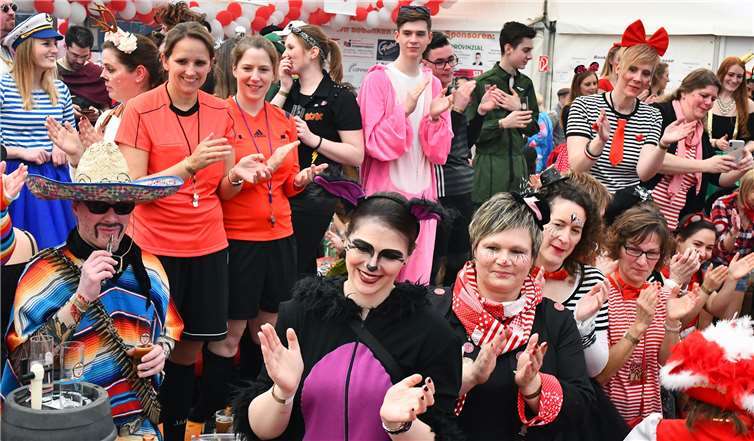 Die Westumer bewiesen wieder einmal, dass man auch das junge, feierwütige Publikum zu Karnevalsveranstaltungen locken kann.